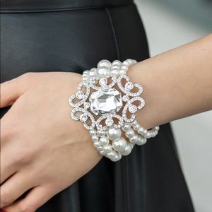 Rule The Room - White